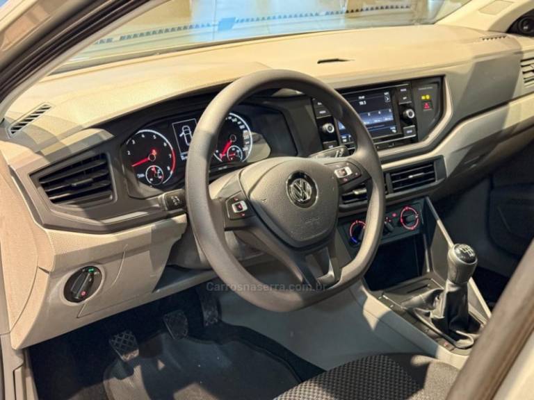 VOLKSWAGEN - POLO - 2018/2018 - Prata - R$ 63.900,00