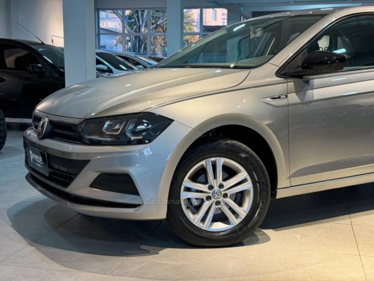 VOLKSWAGEN - POLO - 2018/2018 - Prata - R$ 63.900,00