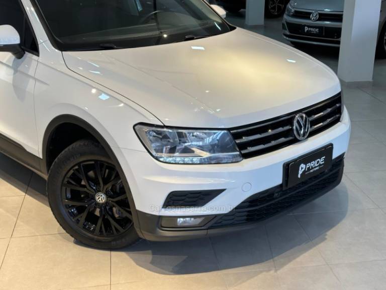 VOLKSWAGEN - TIGUAN - 2018/2019 - Branca - R$ 119.500,00