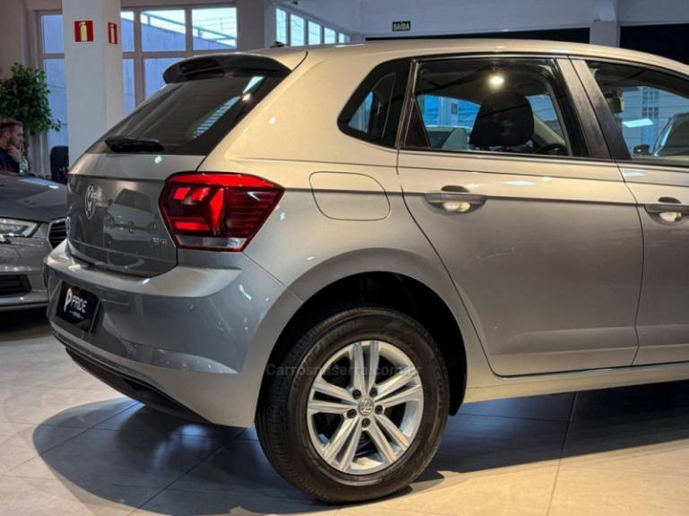 VOLKSWAGEN - POLO - 2018/2018 - Prata - R$ 63.900,00