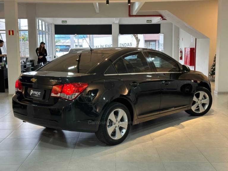 CHEVROLET - CRUZE - 2012/2012 - Preta - R$ 52.900,00