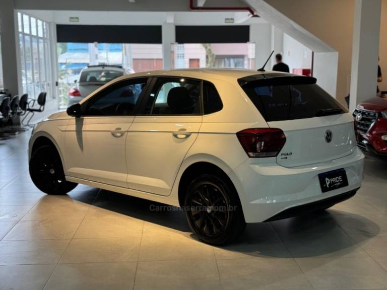 VOLKSWAGEN - POLO - 2020/2021 - Branca - R$ 70.900,00