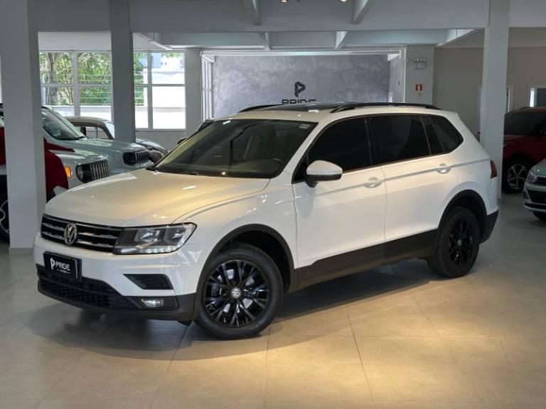 VOLKSWAGEN - TIGUAN - 2018/2019 - Branca - R$ 119.500,00