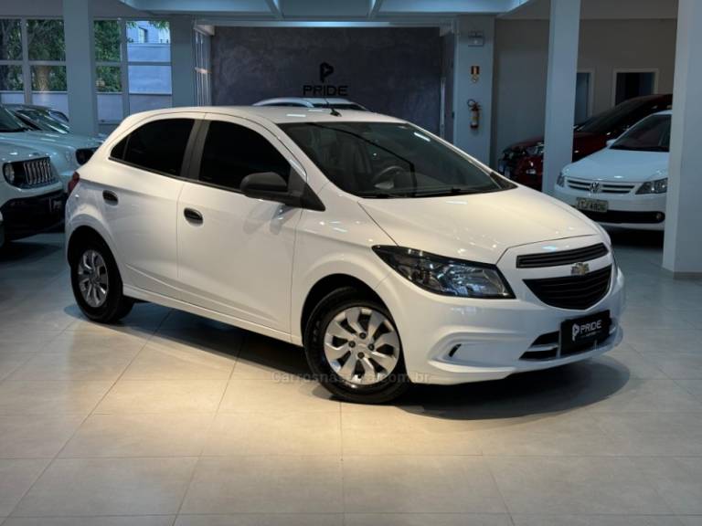 CHEVROLET - ONIX - 2019/2019 - Branca - R$ 49.900,00