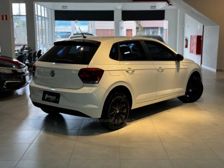 VOLKSWAGEN - POLO - 2020/2021 - Branca - R$ 70.900,00