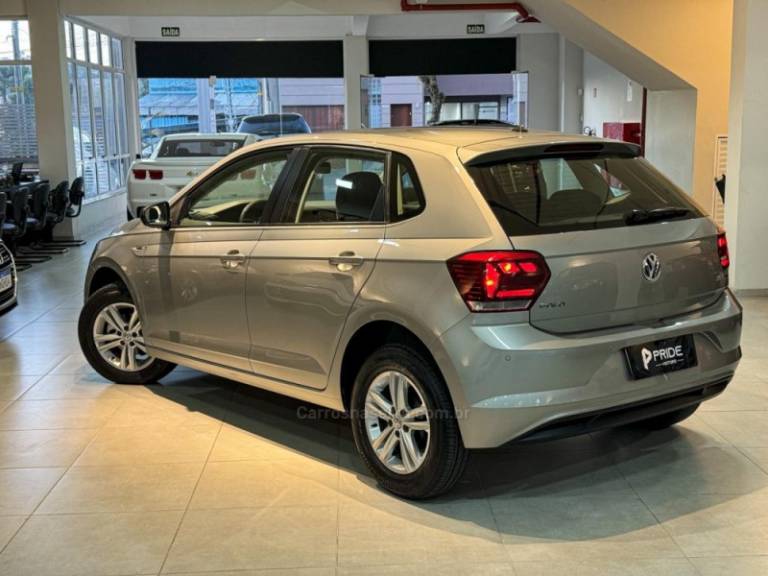 VOLKSWAGEN - POLO - 2018/2018 - Prata - R$ 63.900,00