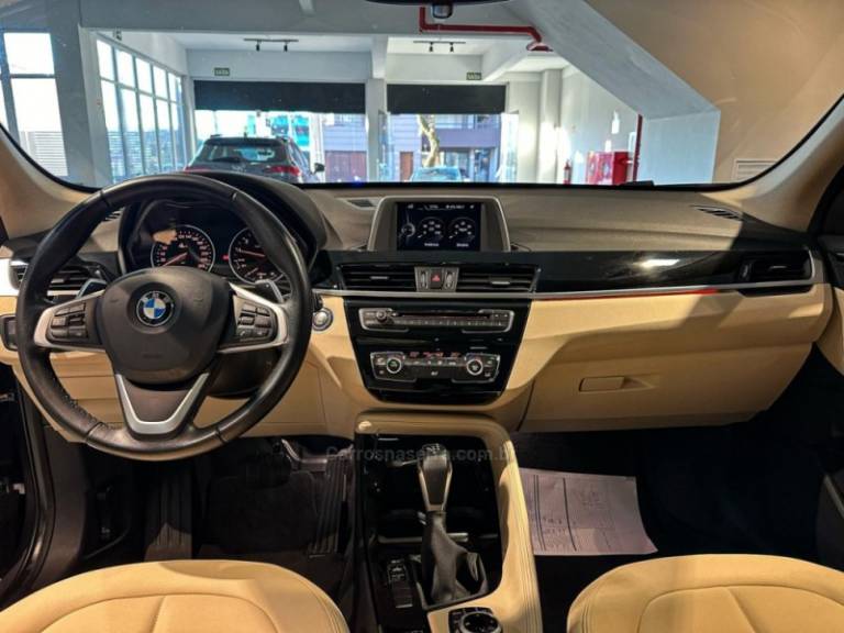 BMW - X1 - 2017/2018 - Cinza - R$ 134.900,00