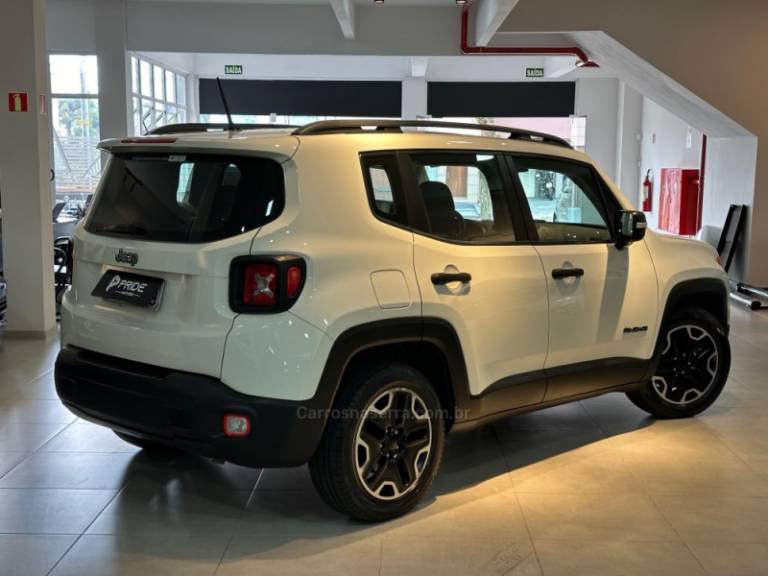 JEEP - RENEGADE - 2016/2017 - Branca - R$ 68.900,00