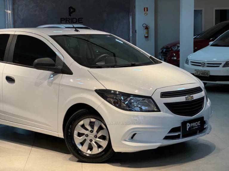 CHEVROLET - ONIX - 2019/2019 - Branca - R$ 49.900,00